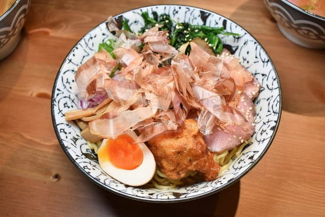 新店拉麵。海貓亭 うみねこ亭。新店平價日式拉麵推薦。近新店捷運站步行約10分鐘。可以順便來過碧潭遊