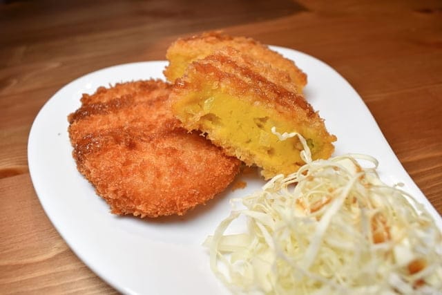 新店拉麵。海貓亭 うみねこ亭。新店平價日式拉麵推薦。近新店捷運站步行約10分鐘。可以順便來過碧潭遊