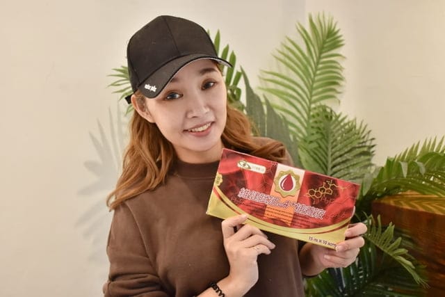 維持一整天好體力，易於被人體吸收的保健食品。維健賦活A+補養液。就像小朋友喝養樂多般滿足。只有在好藥坊藥局才買的到喔！