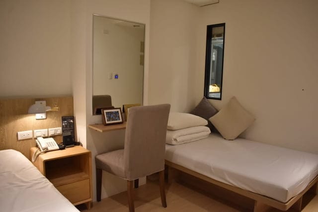 台中住宿推薦。台中桂之旅。商務洽公、出遊玩樂，簡約乾淨又舒適的住宿環境。面外落地窗，享受早晨陽光，充滿能量的精神飽滿。提供免費早餐（日常日嚐早午餐下午茶）