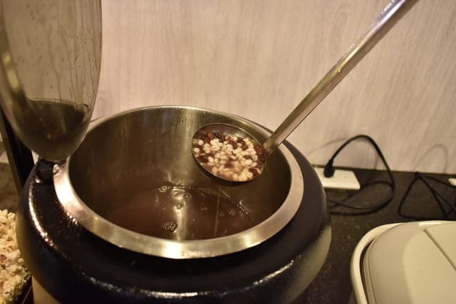 台中美食。精緻鍋物推薦。蔬鍋藝鍋物-文心店。食材新鮮嚴選，提供自助吧無限量供應。兒童遊戲室，讓爸爸媽媽可以安心用餐