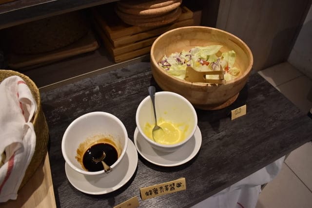 台中住宿推薦。台中桂之旅。商務洽公、出遊玩樂，簡約乾淨又舒適的住宿環境。面外落地窗，享受早晨陽光，充滿能量的精神飽滿。提供免費早餐（日常日嚐早午餐下午茶）