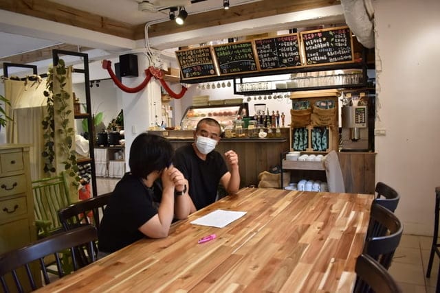 台中住宿推薦。台中桂之旅。商務洽公、出遊玩樂，簡約乾淨又舒適的住宿環境。面外落地窗，享受早晨陽光，充滿能量的精神飽滿。提供免費早餐（日常日嚐早午餐下午茶）