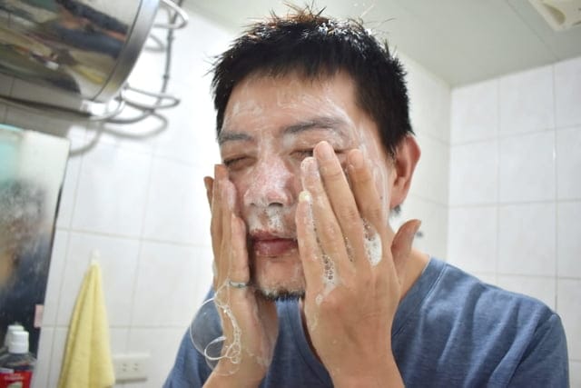 HODRMAN男研堂。FG特優評鑑商品。#胺基酸多功能洗面乳。洗後清爽，毛孔通暢，不乾澀，不殘留滑膩感