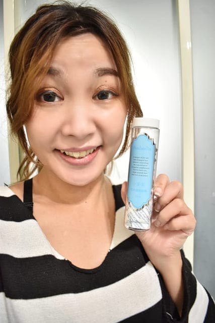 Amberlin柔亮護髮膠囊。護髮推薦。維多利亞+小蒼蘭柔亮護髮膠囊。每次使用都是未接觸空氣，新鮮的護髮油。使用後髮絲好整理，自然的卷度有光澤感