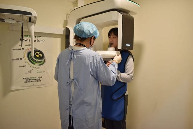 台中光流牙科隱適美說明會。黃汝萍醫師。隱適美隱形矯正認證醫師。不拔牙矯正。隱形牙套，矯正牙齒不疼痛，可以正常吃東西