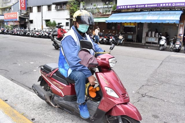 搭北投老文化「控控車」遊玩北投10大景點/特色美食。欣賞最美醇住宅，晴靚大地。北市首購首選，自然景觀優，三層崎公園就是你的後花園
