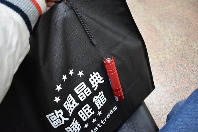 防疫期間，滅菌消菌非常重要，隨身攜帶 #滅菌手電筒，勤洗手，出門戴口罩。也可以消滅口罩上的細菌，增加口罩使用次數