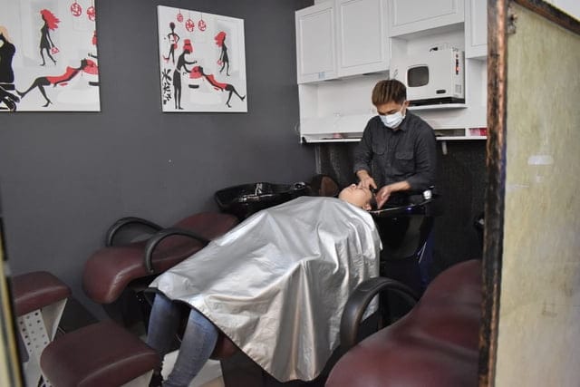 淡水美髮推薦。DM  hair  salon 淡水染護專店。淡水平價染髮只要NT$499，（不分長短），搭配套餐護髮，更超值。超優質的設計師，依照目前髮況，調整你的髮色。給與予秀髮最好的完美呵護