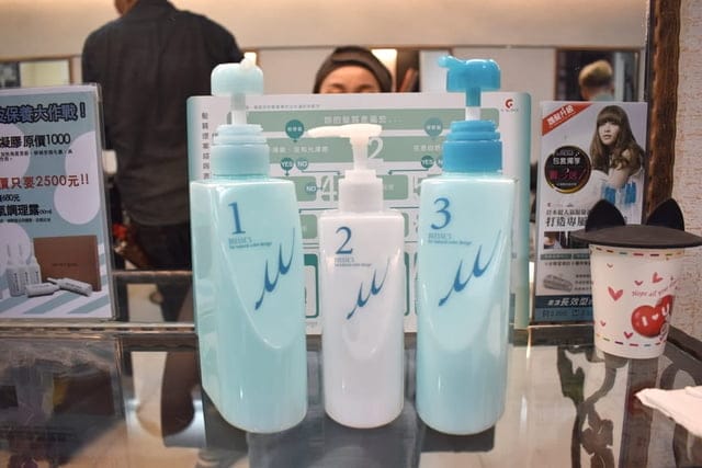 淡水美髮推薦。DM  hair  salon 淡水染護專店。淡水平價染髮只要NT$499，（不分長短），搭配套餐護髮，更超值。超優質的設計師，依照目前髮況，調整你的髮色。給與予秀髮最好的完美呵護