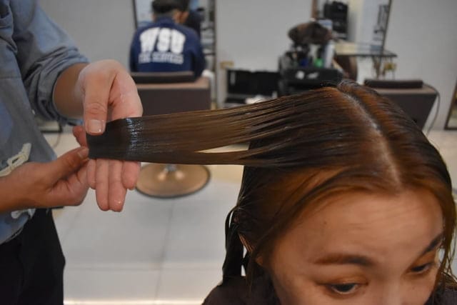 淡水美髮推薦。DM  hair  salon 淡水染護專店。淡水平價染髮只要NT$499，（不分長短），搭配套餐護髮，更超值。超優質的設計師，依照目前髮況，調整你的髮色。給與予秀髮最好的完美呵護