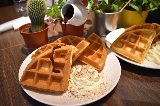 天母不限時咖啡廳。Serious Coffee。手沖咖啡。義式咖啡。茶類飲品。鬆餅蛋糕。天母下午茶推薦