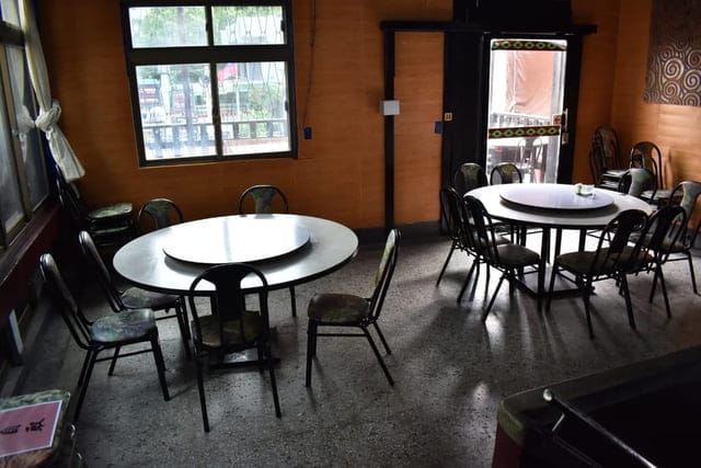 角板山美食推薦。30年老店。角板山老店家小吃店。結合原住民與客家美食的台式料理。全台最長懸索橋（新溪口吊橋）目前維修中，至7月份開放