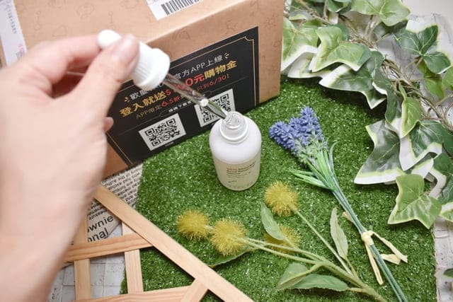 TKLAB 10%杏仁酸輕煥膚精華液。含10%杏仁酸，通暢毛孔，解決黑頭&白頭困擾。TKLAB特別設計專for合適膚質使用的杏仁酸保養產品，你的毛孔問題，交給TKLAB