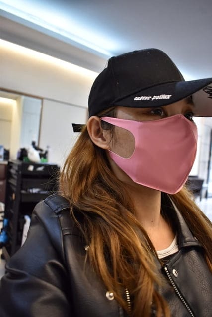WIWI遠紅外線口罩。3M吸排技術耐久機能布料，透氣排汗、柔膚保濕、舒緩調理氣色，洗久了也不易損壞。買就送可替換式靜電濾層不織布