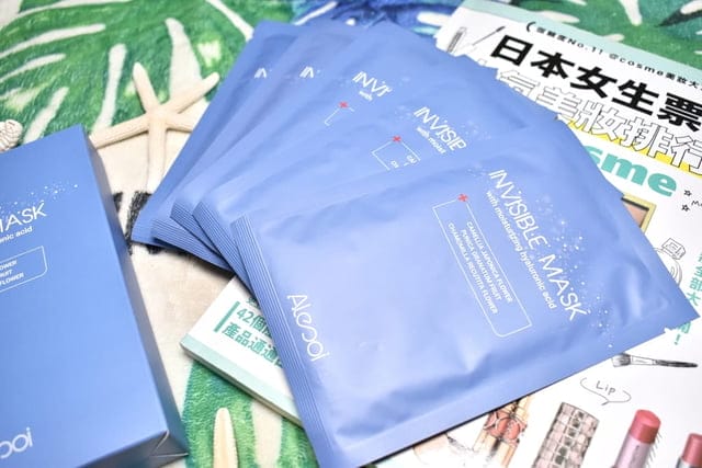 MIT好用面膜推薦。#Alesoi 超水嫩積雪草晶透保濕面膜。讓你散發女神般光彩的保濕面膜推薦。添加來自於日本的山茶花植萃精華，持久保濕鎖水，夜晚吹冷氣睡覺，隔天起床，肌膚依然水嫩彈性
