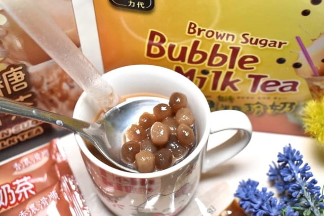 在家也能自製手搖飲。力代黑糖珍珠奶茶&黑糖奶茶。免出門、叫外送。黑糖奶茶香氣濃郁。一年四季都可以喝的自製手搖飲品