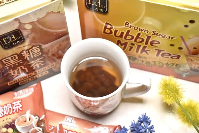 在家也能自製手搖飲。力代黑糖珍珠奶茶&黑糖奶茶。免出門、叫外送。黑糖奶茶香氣濃郁。一年四季都可以喝的自製手搖飲品