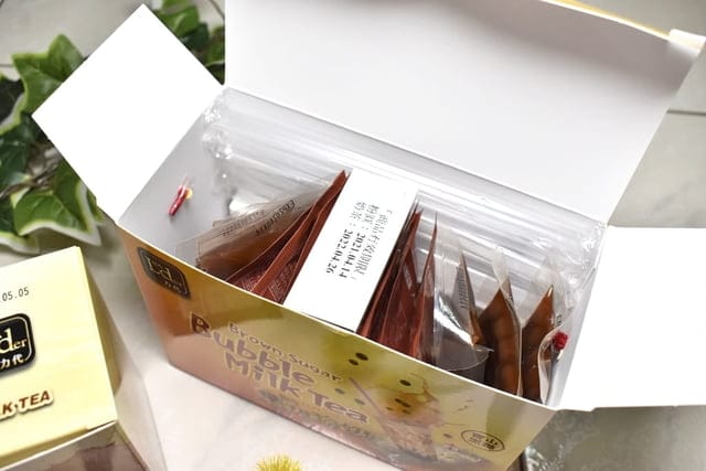 在家也能自製手搖飲。力代黑糖珍珠奶茶&黑糖奶茶。免出門、叫外送。黑糖奶茶香氣濃郁。一年四季都可以喝的自製手搖飲品