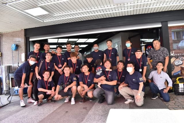 三峽極緻汽車美容 第一屆內部研磨評比大賽。加強提升全省各家極緻汽車美容的競爭力。賽後互相研討，不斷自我訓練