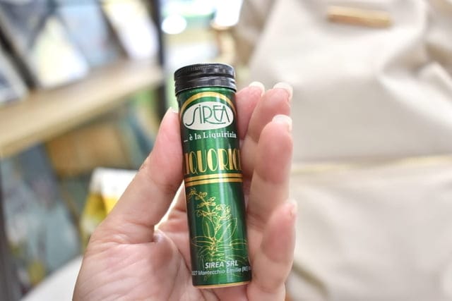 原廠義大利進口-天然精油口含錠。維持口氣清新，清涼潤喉，網紅、直播主、老師、歌手最愛，方便隨身攜帶。好藥局藥坊專售