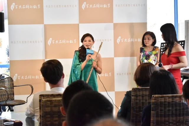 華品影視傳媒進軍台灣新媒體暨台灣百大品牌的故事節目新聞發佈會。傳承與紀錄台灣各個角落的企業創辦人對於「夢想」的堅持與做「品牌」努力，拍攝「台灣百大品牌的故事」影集，透過電子媒體傳遞到兩岸四地發揚光大