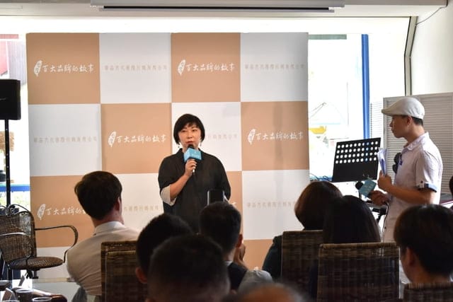 華品影視傳媒進軍台灣新媒體暨台灣百大品牌的故事節目新聞發佈會。傳承與紀錄台灣各個角落的企業創辦人對於「夢想」的堅持與做「品牌」努力，拍攝「台灣百大品牌的故事」影集，透過電子媒體傳遞到兩岸四地發揚光大
