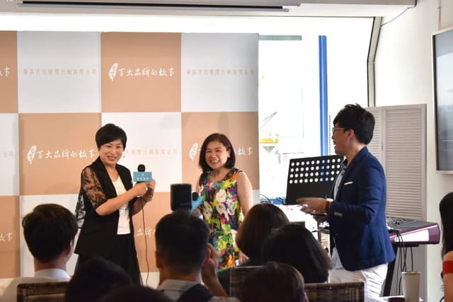 華品影視傳媒進軍台灣新媒體暨台灣百大品牌的故事節目新聞發佈會。傳承與紀錄台灣各個角落的企業創辦人對於「夢想」的堅持與做「品牌」努力，拍攝「台灣百大品牌的故事」影集，透過電子媒體傳遞到兩岸四地發揚光大