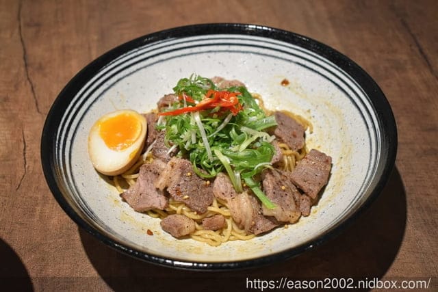 振興卷美食。二鬼麵鋪府中店。麻辣系列，每日精心慢煮細熬而成，辣的讓你不要不要。板橋捷運府中站沿線必吃美食推薦