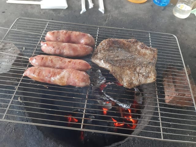 #文末抽獎。宅配美食。我媽媽鹹豬肉。五花豬/松阪豬/梅花豬。手作醃製香氣十足的鹹豬肉。夏天沒胃口，小火慢烤，搭配生菜沙拉，增添清爽飽足感