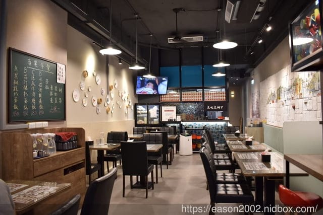 台北港式茶餐廳推薦。#港飲港食茶餐廳。必吃港式茶點（#蜂巢荔蓉芋蓉角 #楊枝甘露）。特色港式茶餐廳推薦
