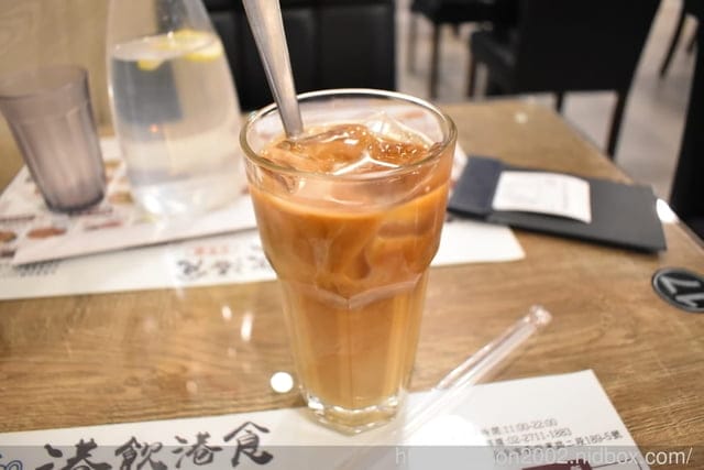 台北港式茶餐廳推薦。#港飲港食茶餐廳。必吃港式茶點（#蜂巢荔蓉芋蓉角 #楊枝甘露）。特色港式茶餐廳推薦