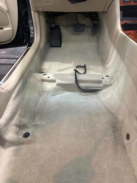 新北汽車內部清潔推薦。樹林汽車醫美診所。內裝中度拆洗服務