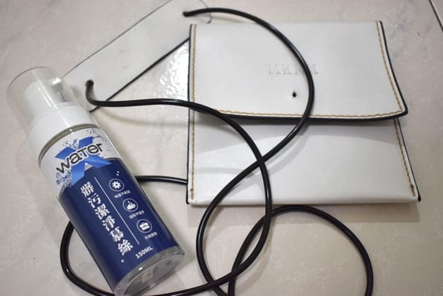 鞋面、包包不小心弄髒了,交給WaterX髒污潔淨慕絲團購界霸主,少量泡沫利用乾布擦拭,立馬潔白。浴室、廁所,飼養寵物產生異味,WaterX抗菌除臭噴劑團購界霸主,無色無味,臭臭飛走了 - 第11張圖 鞋面、包包不小心弄髒了,交給WaterX髒污潔淨慕絲團購界霸主,少量泡沫利用乾布擦拭,立馬潔白。浴室、廁所,飼養寵物產生異味,WaterX抗菌除臭噴劑團購界霸主,無色無味,臭臭飛走了