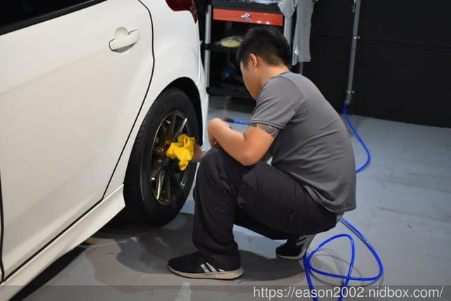 桃園汽車美容推薦 新開幕#Lee車體美研所（旗艦店）。洗車內裝/前擋玻璃除油/亮光蠟/引擎蓋小美容