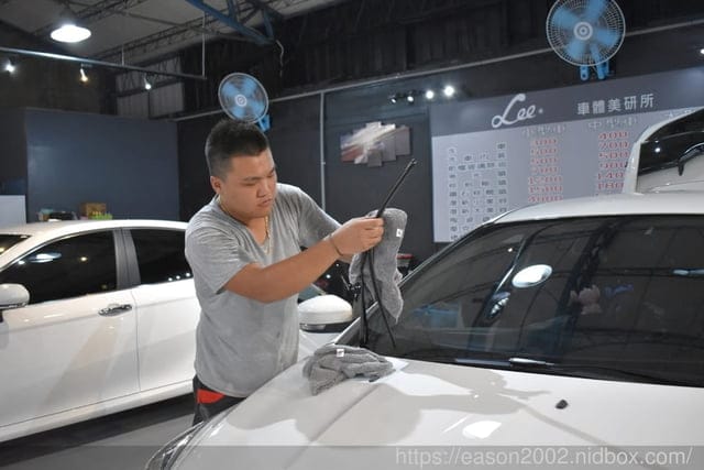 桃園汽車美容推薦 新開幕#Lee車體美研所（旗艦店）。洗車內裝/前擋玻璃除油/亮光蠟/引擎蓋小美容