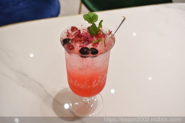 Très Bon Café 好伴 CAFÉ。新開幕模特兒咖啡廳，近小南門捷運站。台北市區裡也能來個悠閒的偽渡假