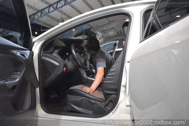 桃園汽車美容推薦 新開幕#Lee車體美研所（旗艦店）。洗車內裝/前擋玻璃除油/亮光蠟/引擎蓋小美容
