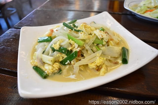 宜蘭五結美食推薦。#百匯窯烤雞海鮮快炒餐廳。榮獲宜蘭十大美食獎的窯烤雞。原汁原味的窯烤雞汁，香氣直逼撲鼻。價位親民的宜蘭美食推薦