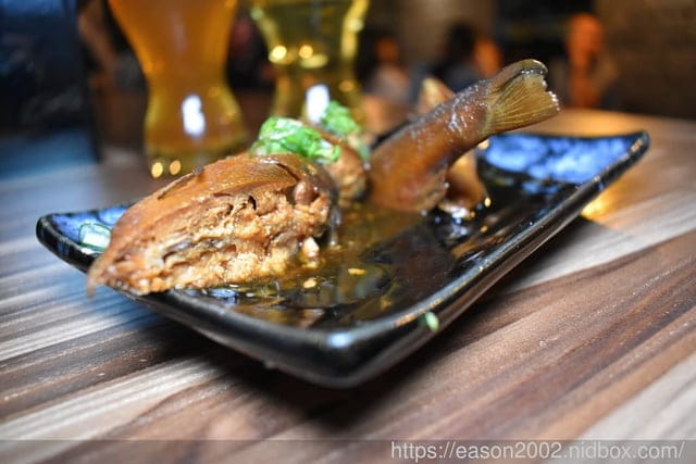 基隆居酒屋推薦。#手塩居食屋。創意日式串燒/日式料理。自釀精釀啤酒，特殊風味，喜愛來一杯的朋友，絕不能錯過。嚴選基隆漁港新鮮魚貨，保留食材原味，特殊創意料理手法