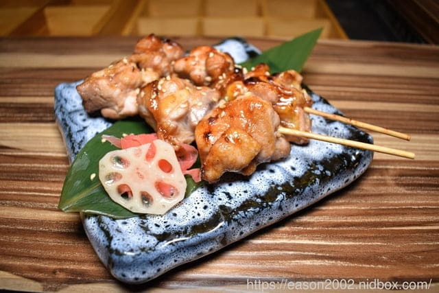 基隆居酒屋推薦。#手塩居食屋。創意日式串燒/日式料理。自釀精釀啤酒，特殊風味，喜愛來一杯的朋友，絕不能錯過。嚴選基隆漁港新鮮魚貨，保留食材原味，特殊創意料理手法