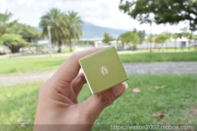 感受清涼的春之精油保養。花草藥石 四季精油之春。一瓶從頭到腳都能使用，舒緩放鬆的精油保養法則