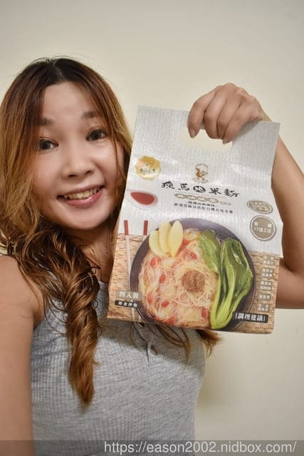 宅配美食。飛馬純米粉。含米量100%/不添加防腐劑/無漂白/無添加味精色素。只要短短2分鐘，輕鬆美味上桌