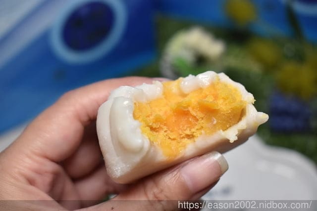 2020的中秋節，來點不一樣der……#麥仕佳9入冰皮月餅。Q軟的麻糬冰淇淋口感。芒果冰心/香芋牛奶/奶皇流心