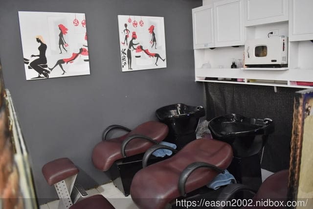 淡水美髮/淡水美甲推薦。DM hair salon 淡水染護專店/指尖空間。親民價格的染髮，使用專業髮品修護。美甲師細心呵護我的雙手與雙足，今年夏天，美翻啦！