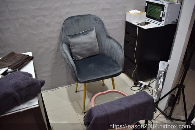 淡水美髮/淡水美甲推薦。DM hair salon 淡水染護專店/指尖空間。親民價格的染髮，使用專業髮品修護。美甲師細心呵護我的雙手與雙足，今年夏天，美翻啦！