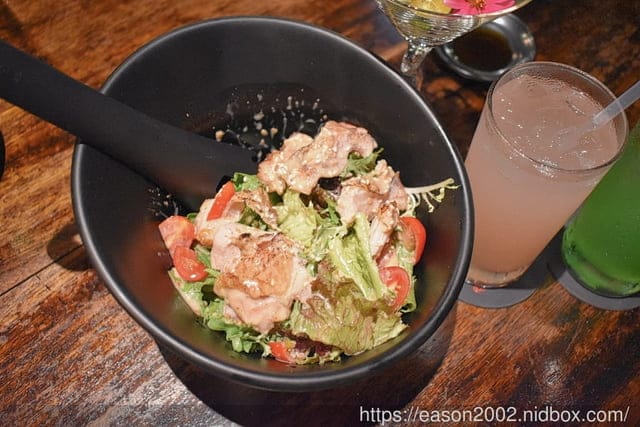 台北東區美食推薦。#獅旨餐酒館。逛街後的約會聖地，用餐氣氛佳，上流的服務品質。鎖住食材原始風味，透過創意巧思結合出的日式料理