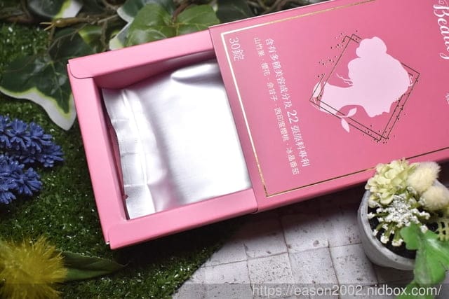 來自各國的原料專利，含19種美容成分，櫻花、山竹果、石榴萃取物等等，讓你肌膚水嫩亮白。每天睡前 or 飯前一錠#糖丸丸，不用抗糖飲食，依然可以維持肌膚彈性與光澤