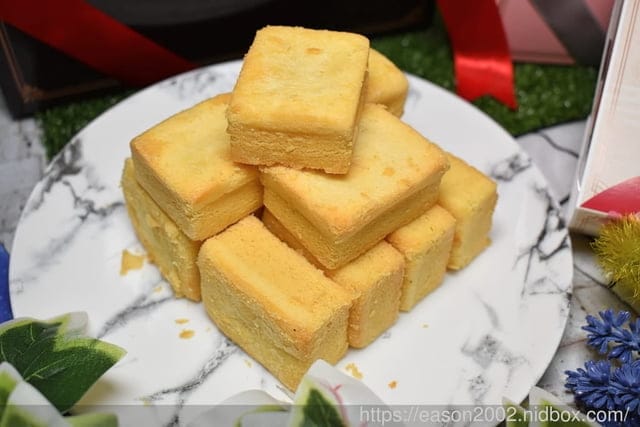 2020伴手禮/中秋禮盒推薦。#貝式特烘培坊。BEST Bakery。鳳皇酥/法式海鹽蝴蝶餅/小花曲奇/【費城凹乳酪蛋糕】鐵盒濃乳酪