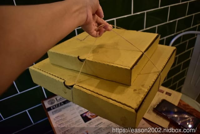 台北市區內（距離3km）可以外送的手作pizza。#La Bocca 義式手作pizza。薄片餡料豐富。外帶買大送小。外送消費滿NT$500，送小瑪格麗特8吋pizza